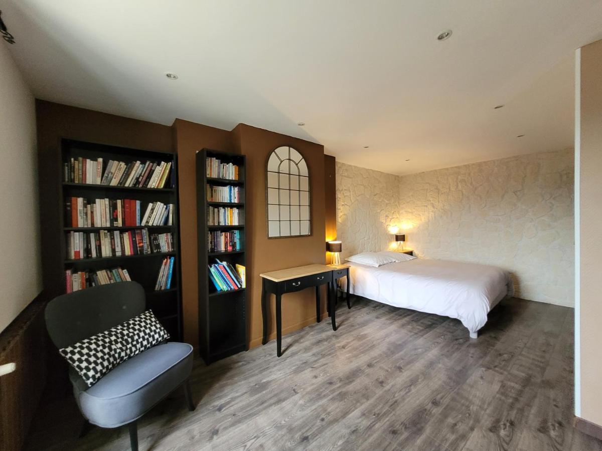 Les Bords De Loire Apartment Veuves Luaran gambar