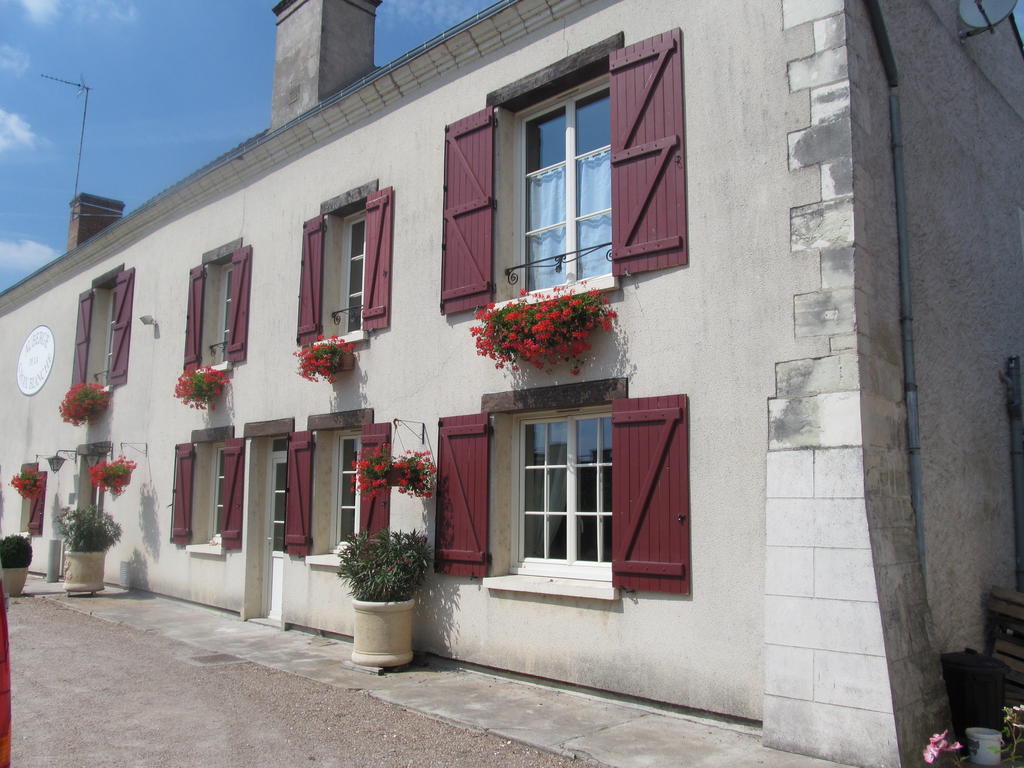 Les Bords De Loire Apartment Veuves Bilik gambar